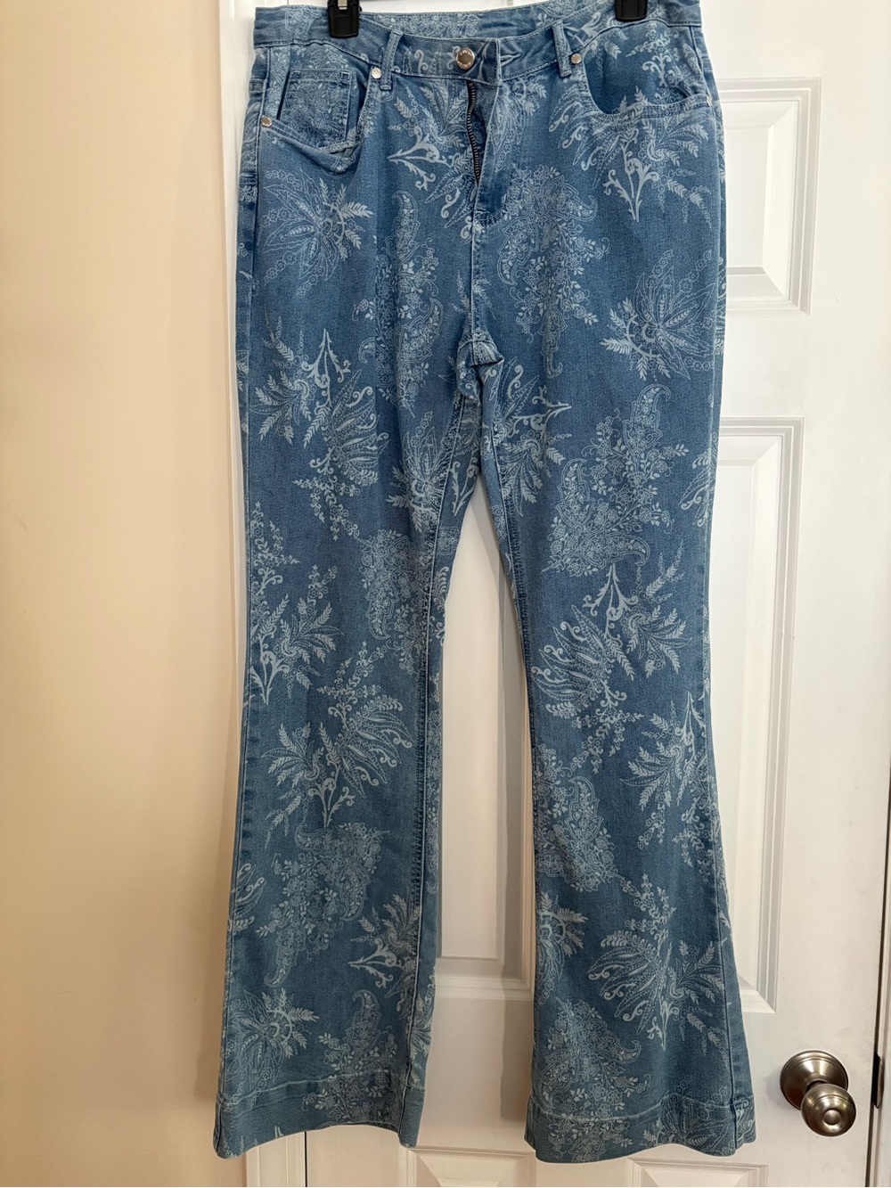 VENUS Blue Floral-Print Flare Jeans